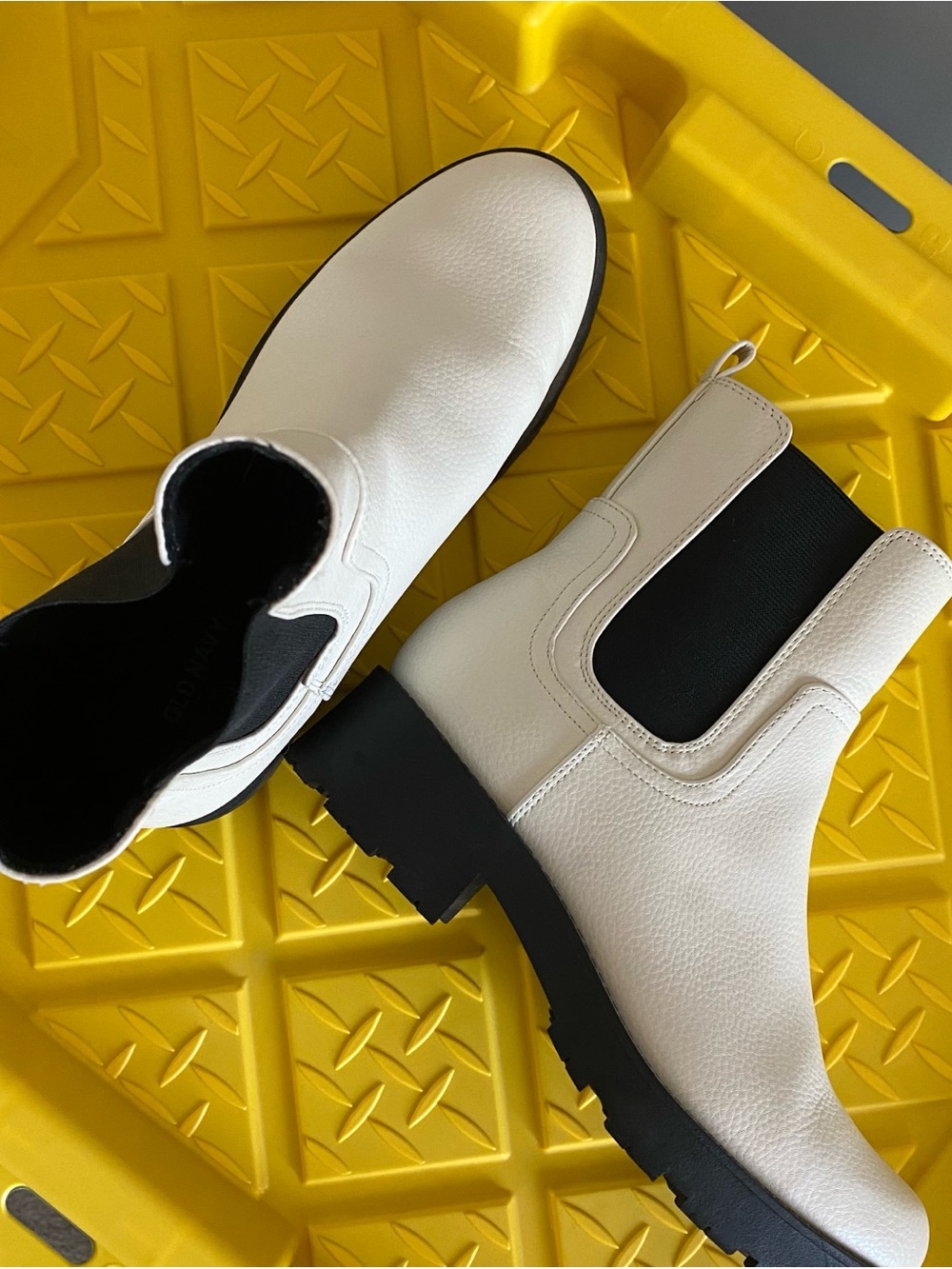 Old Navy White Chelsea-Style Ankle Boots with Black Panels